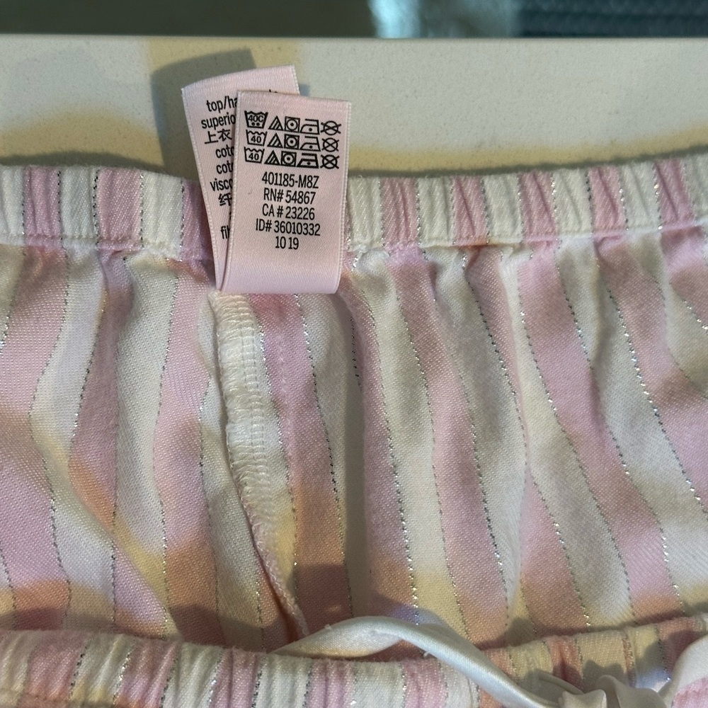 Victorias Secret PJ Set - Picture 6 of 9